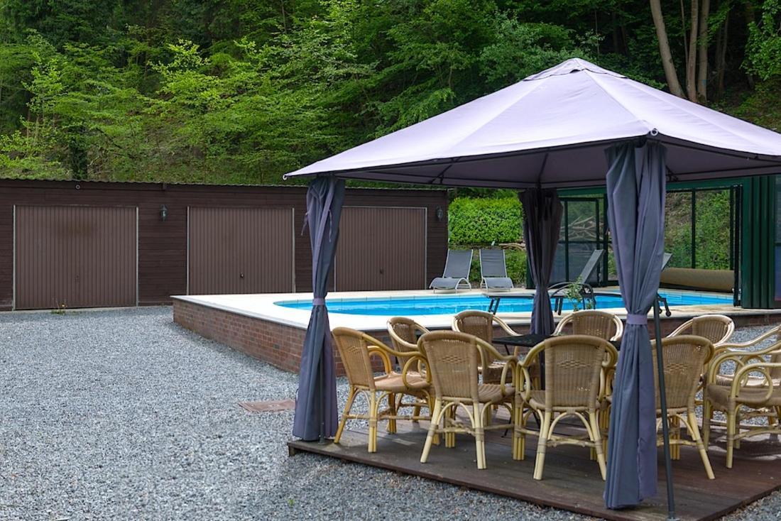 Auberge De La Lesse Celles  Eksteriør billede