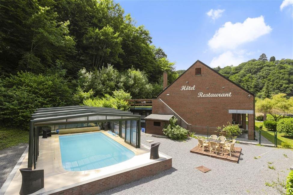 Auberge De La Lesse Celles  Eksteriør billede