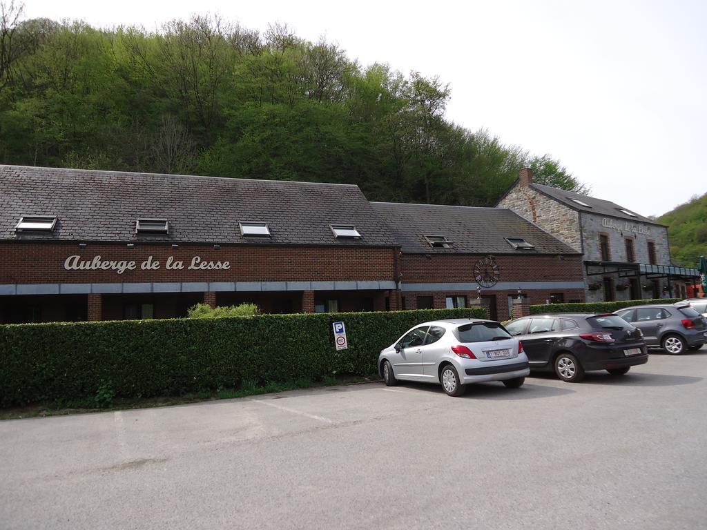 Auberge De La Lesse Celles  Eksteriør billede