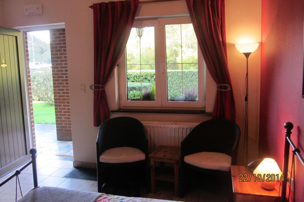 Auberge De La Lesse Celles  Værelse billede
