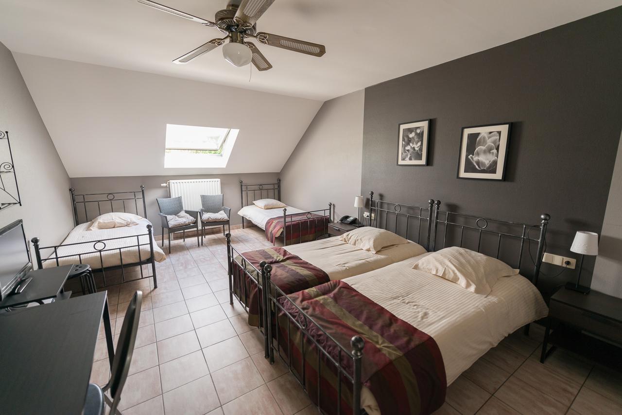 Auberge De La Lesse Celles  Eksteriør billede