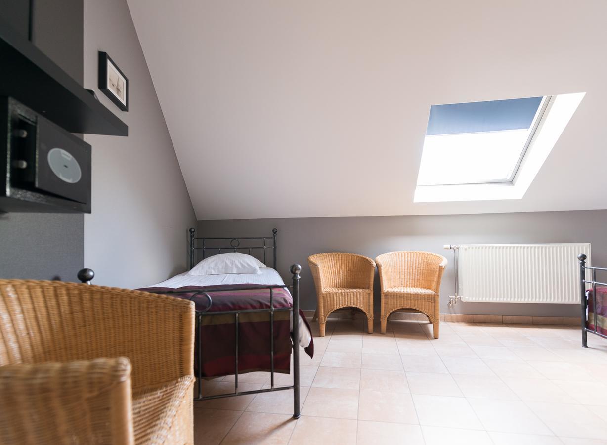 Auberge De La Lesse Celles  Eksteriør billede