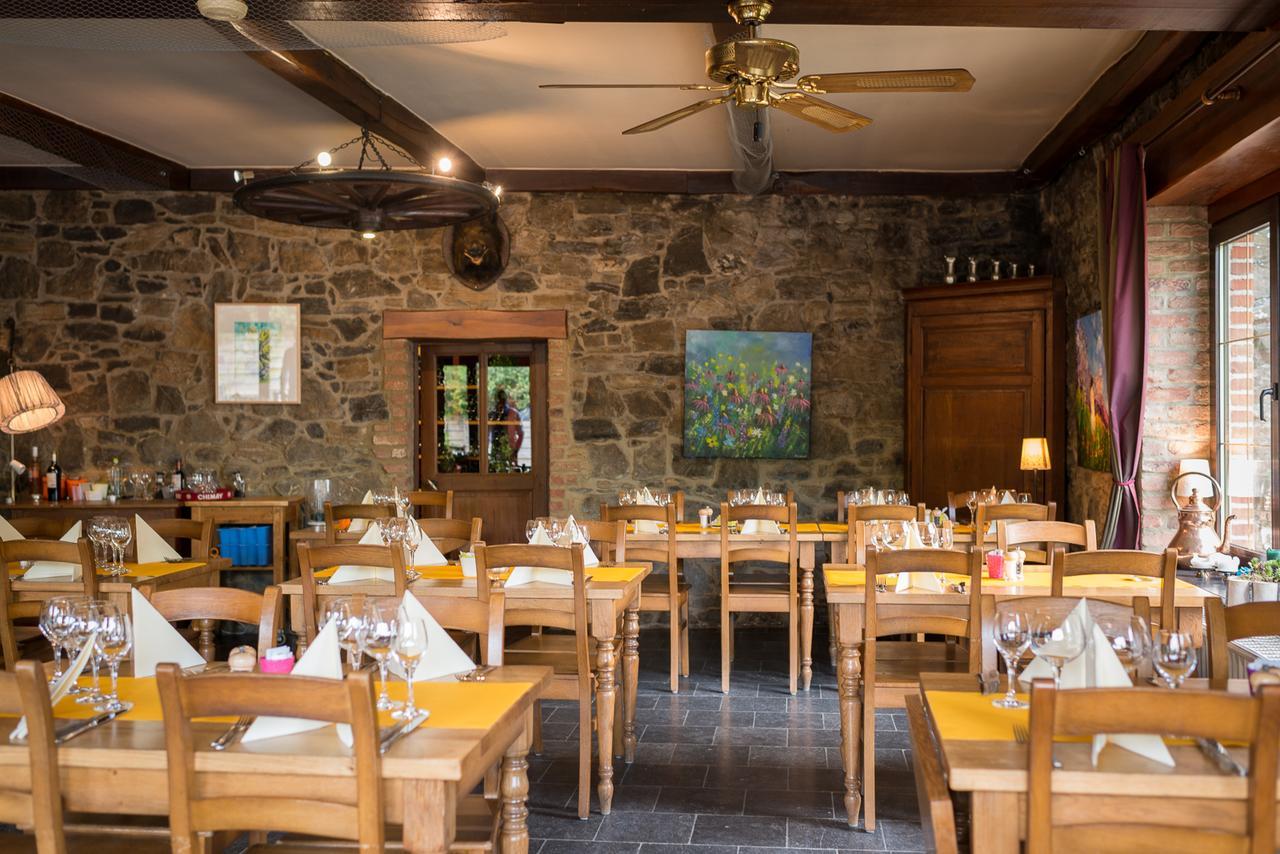 Auberge De La Lesse Celles  Eksteriør billede