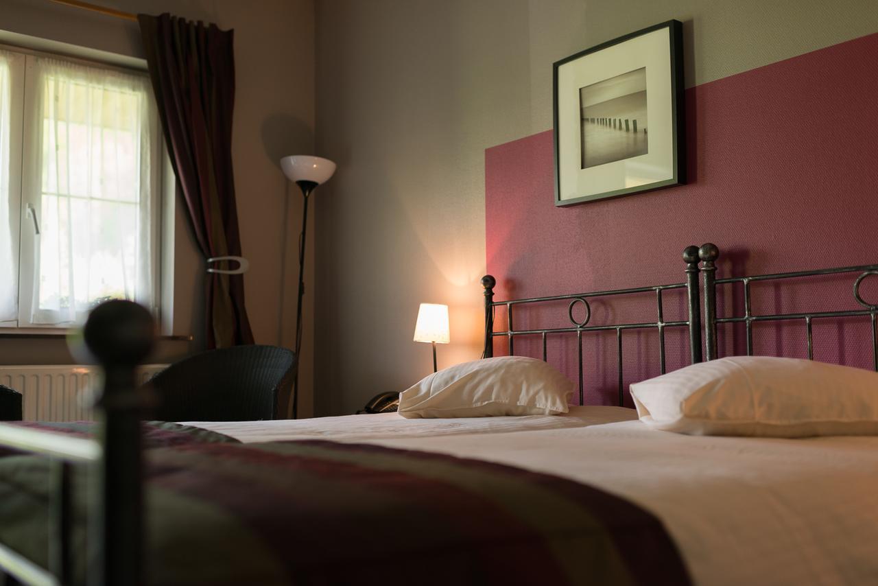 Auberge De La Lesse Celles  Eksteriør billede
