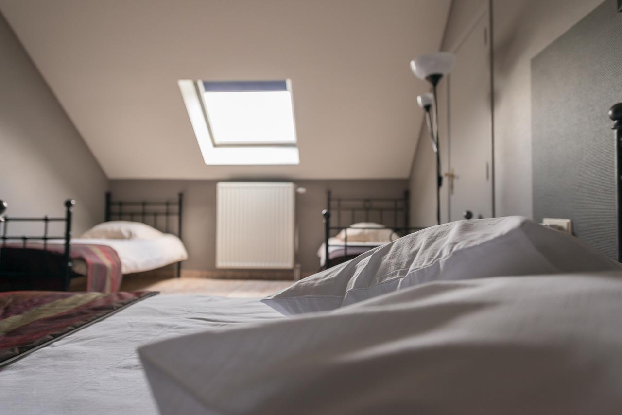 Auberge De La Lesse Celles  Eksteriør billede