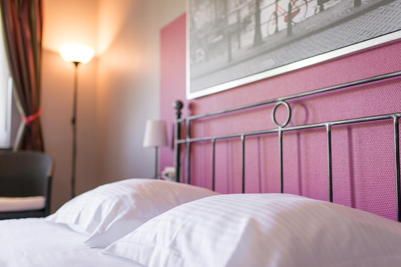 Auberge De La Lesse Celles  Eksteriør billede