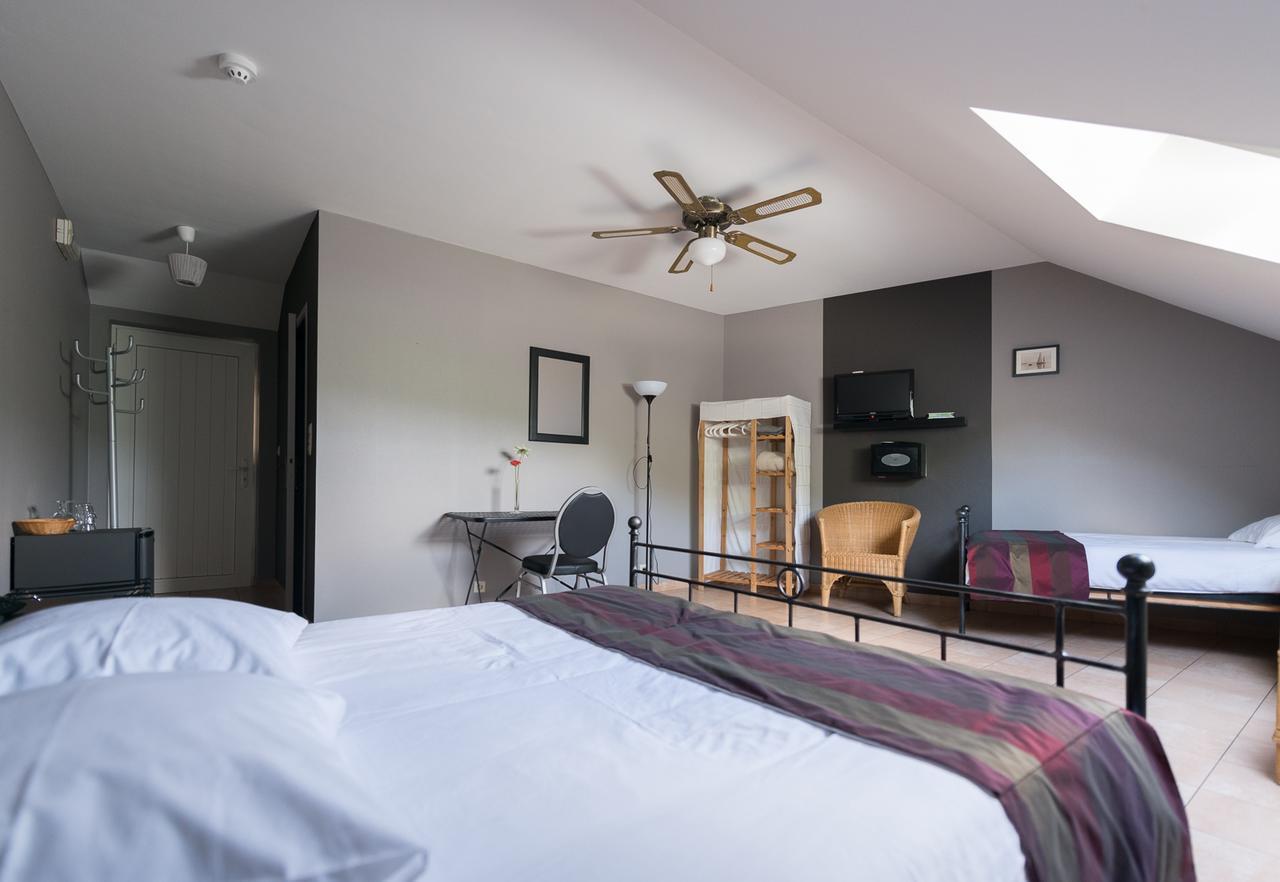 Auberge De La Lesse Celles  Eksteriør billede